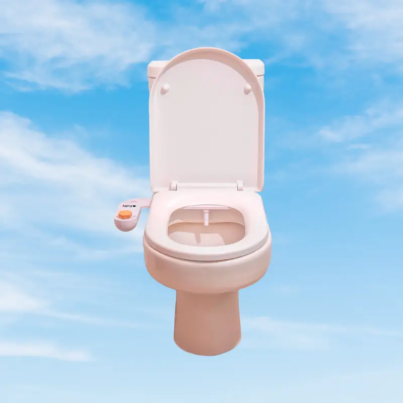 culify bidet instalado en un baño de frente